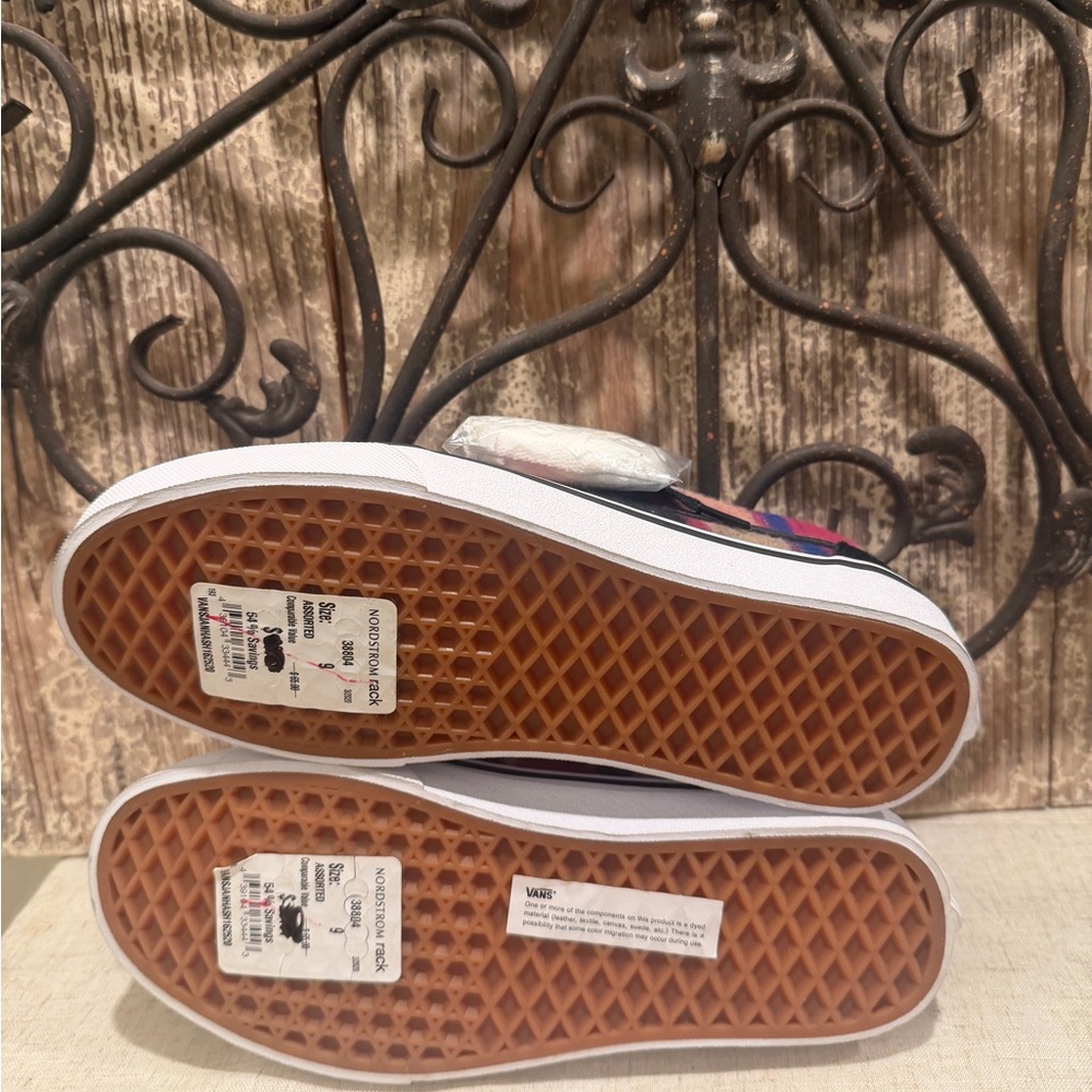 Vans  Black and Plaid Sneakers 9 - Picture 2 of 9